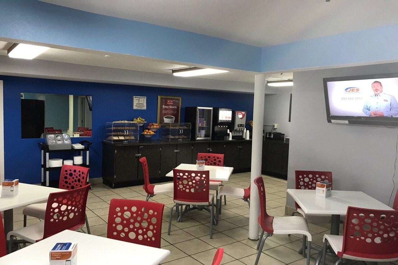 Econo Lodge Inn & Suites I-64 & Us 13 Вирджиния-Бич Экстерьер фото