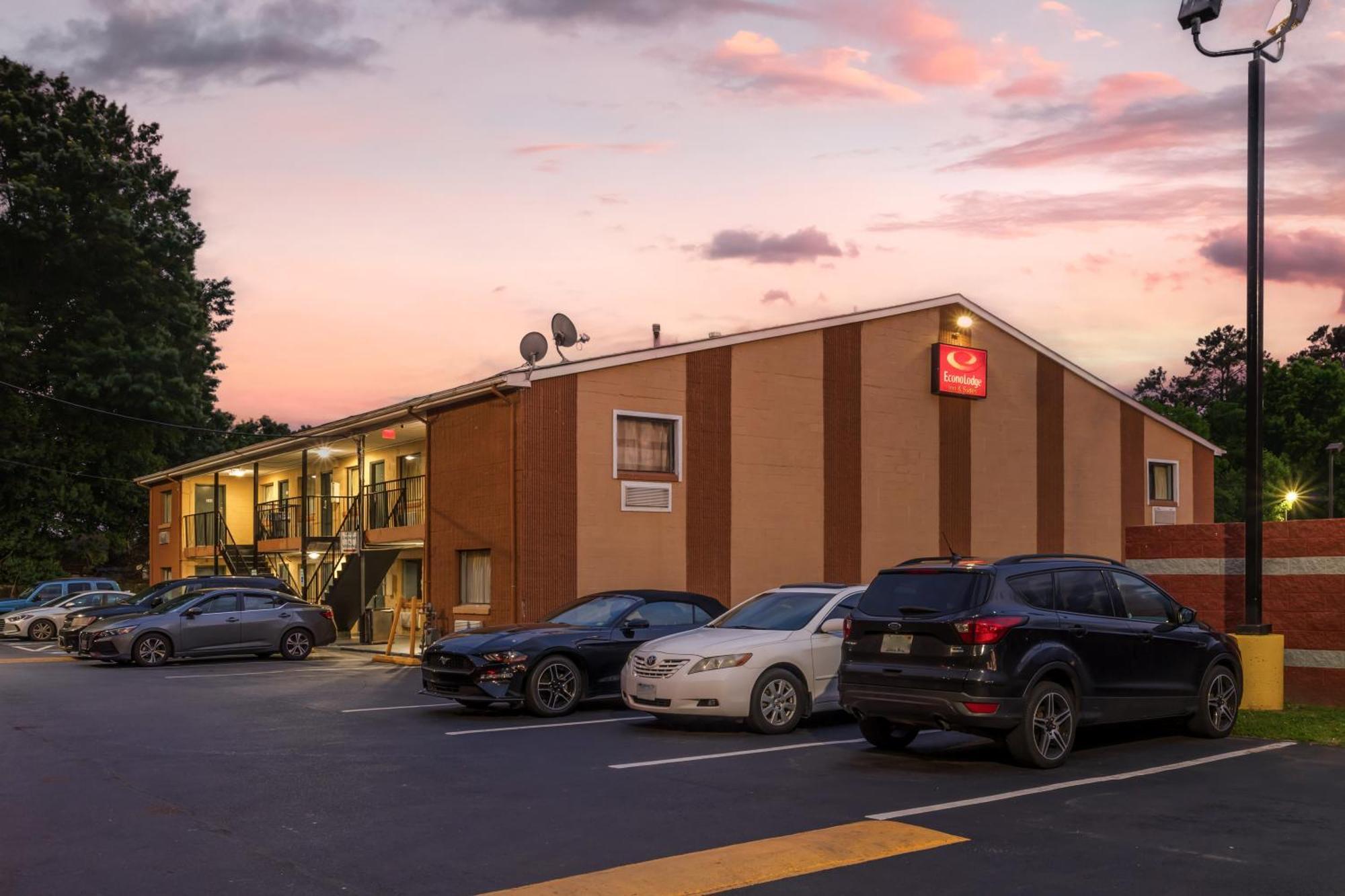 Econo Lodge Inn & Suites I-64 & Us 13 Вирджиния-Бич Экстерьер фото