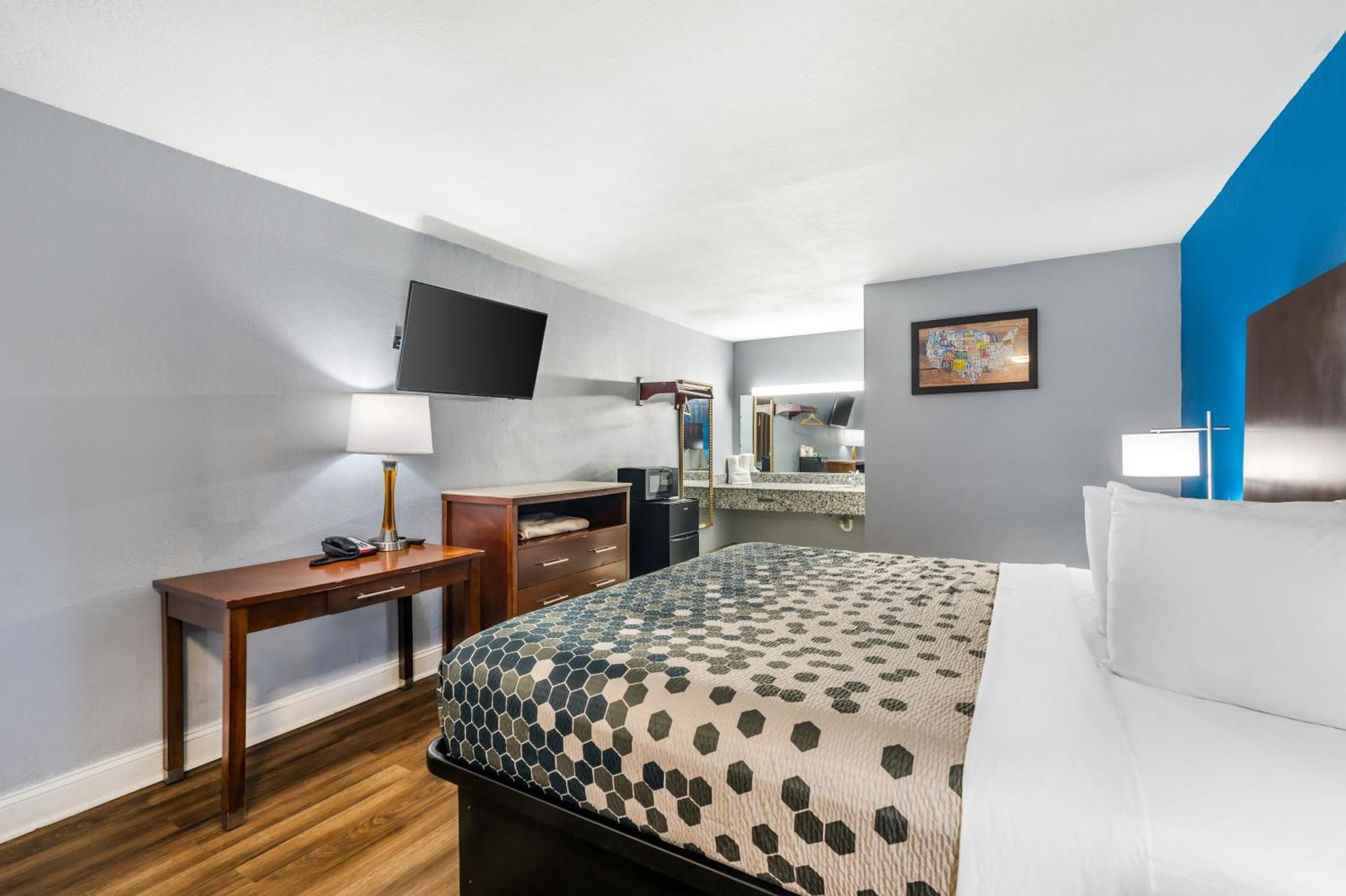 Econo Lodge Inn & Suites I-64 & Us 13 Вирджиния-Бич Экстерьер фото