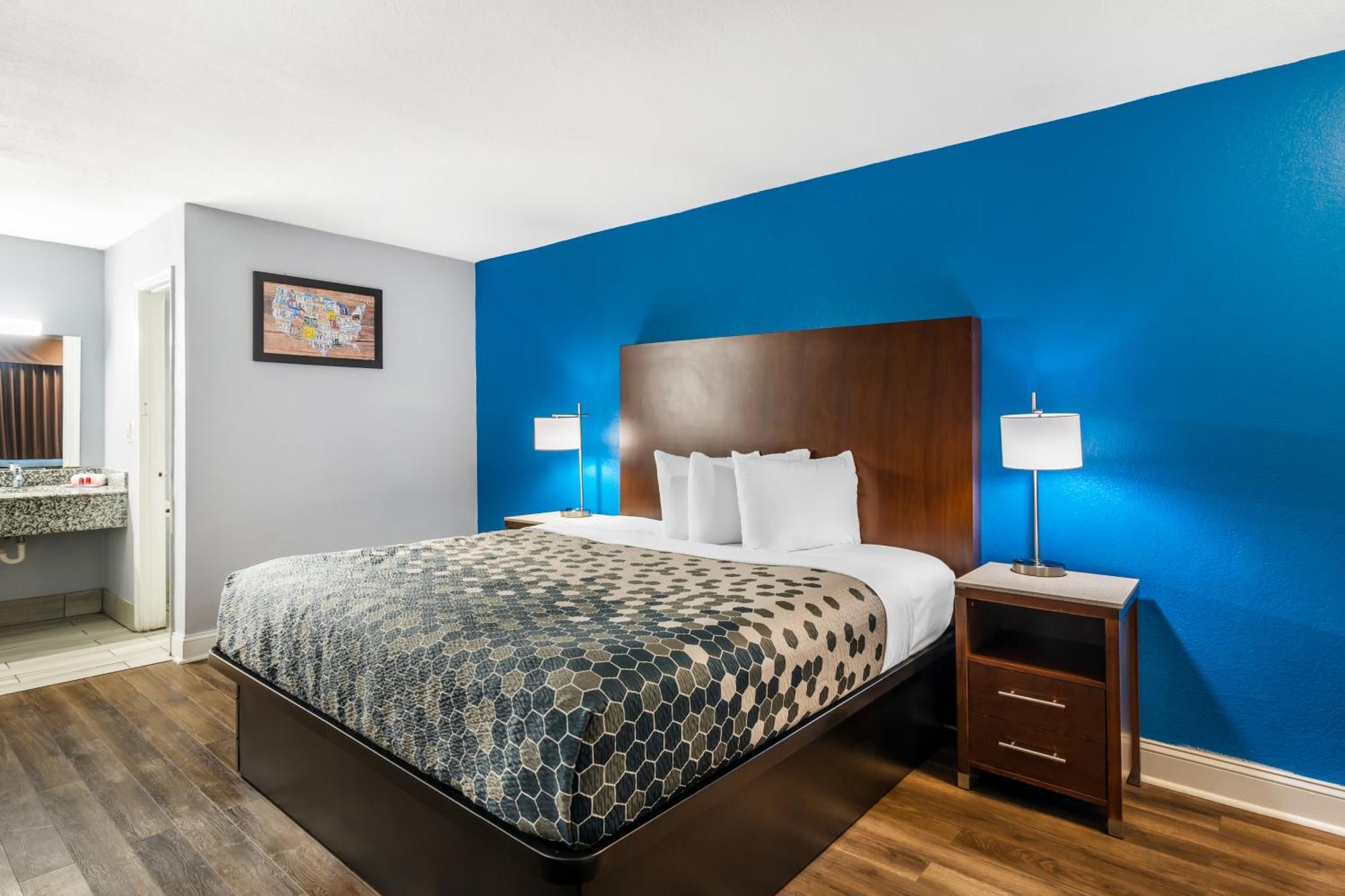 Econo Lodge Inn & Suites I-64 & Us 13 Вирджиния-Бич Экстерьер фото