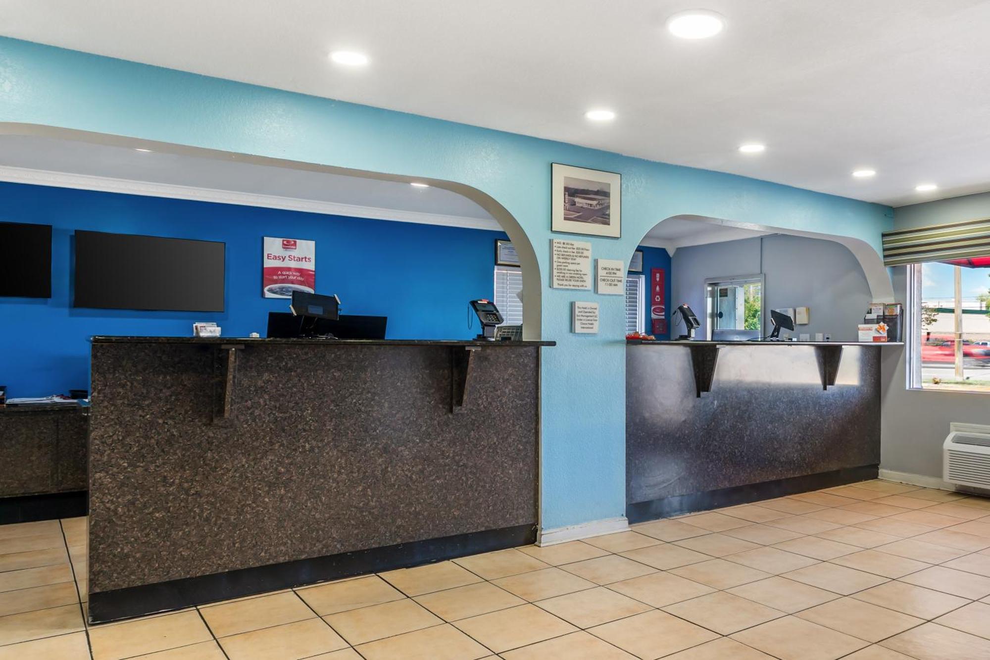 Econo Lodge Inn & Suites I-64 & Us 13 Вирджиния-Бич Экстерьер фото